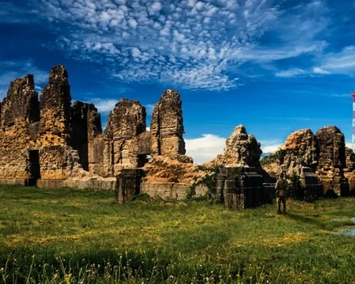 Ruínas coloniais Cultura e Ruínas de Vila Bela da Santíssima Trindade