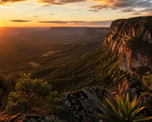 Pousada boutique com piscina voltada para os paredões da Chapada dos Guimarães de Luxo em 2026