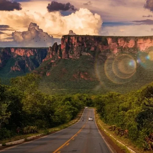 Rapidez e Natureza: O bate e volta na Chapada dos Guimarães é o refúgio oficial de quem está em Cuiabá neste feriado de 2026.